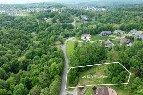32 Falling Water Lane Morgantown WV 26508