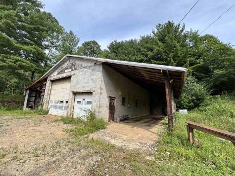 2843 Marquess Road Tunnelton WV 26444