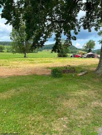 123 Freemans Road French Creek WV 26218