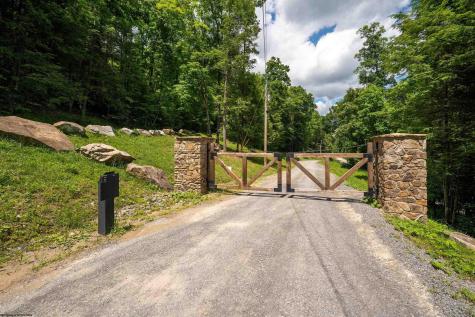 21 Trailwood Circle Bruceton Mills WV 26525
