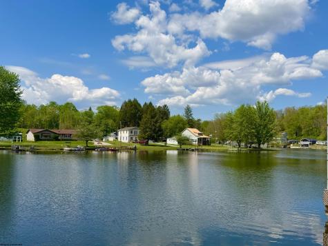 99 Crystal Lake West Union WV 26456
