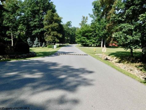 27 Dove Drive Morgantown WV 26508