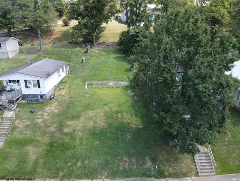 501 Braxton Street Gassaway WV 26624