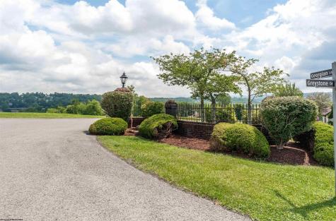 13 Georgian Lane Morgantown WV 26508