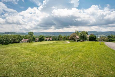 13 Georgian Lane Morgantown WV 26508