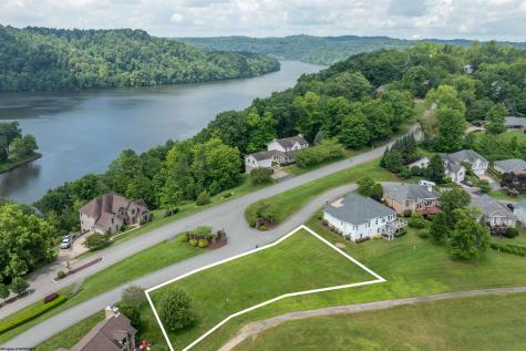 13 Georgian Lane Morgantown WV 26508