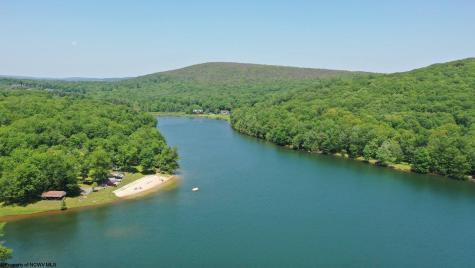4 Grosbeak Drive Terra Alta WV 26764
