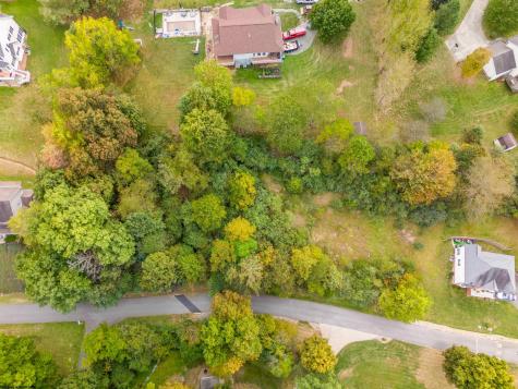 6 Thistledown Lane Morgantown WV 26508