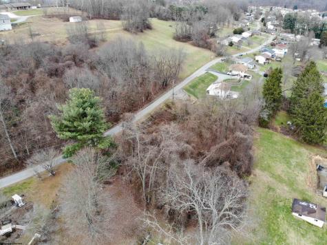 9 Ryan Road Fairmont WV 26554