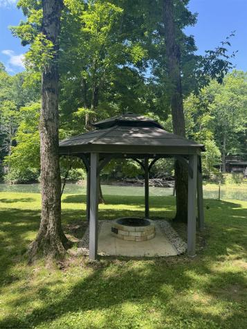 1050 Mcgee Lane Volga WV 26238