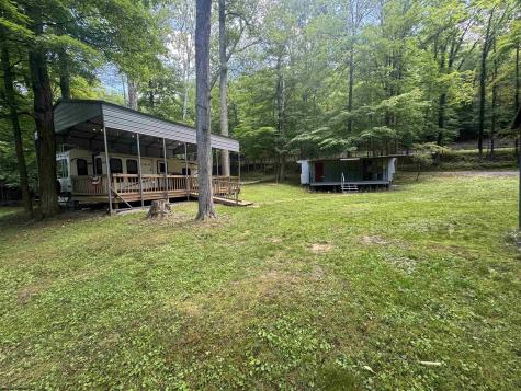 1050 Mcgee Lane Volga WV 26238