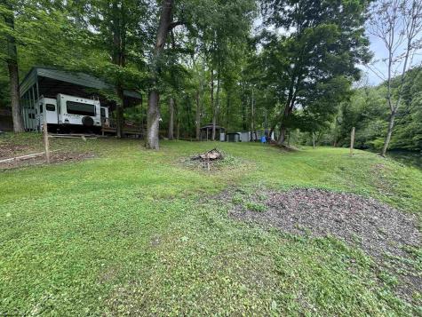 1050 Mcgee Lane Volga WV 26238