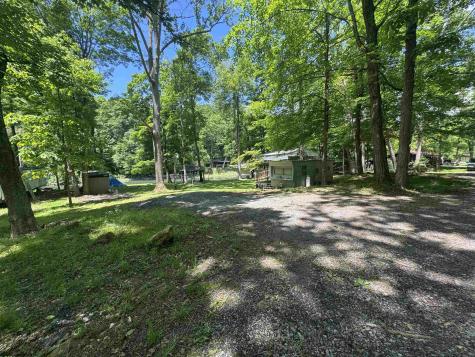 1050 Mcgee Lane Volga WV 26238
