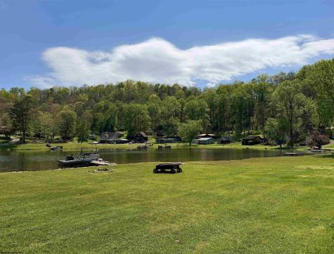 94 Crystal Lake West Union WV 26456