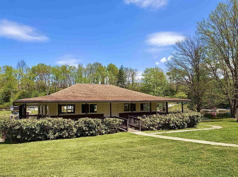 94 Crystal Lake West Union WV 26456