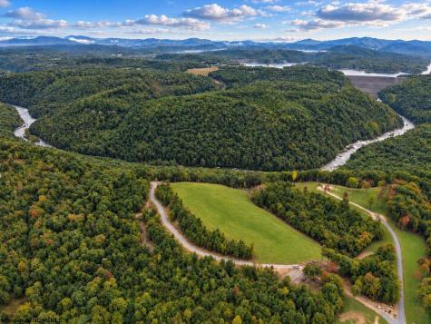 20 Arrowhead Drive Mount Nebo WV 26679