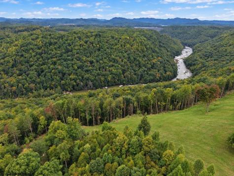 21 Arrowhead Drive Mount Nebo WV 26679