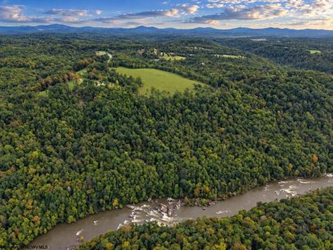 21 Arrowhead Drive Mount Nebo WV 26679