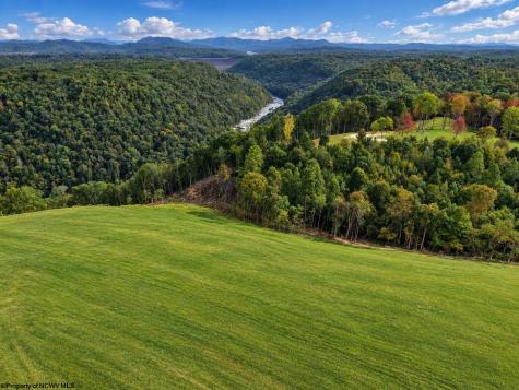 21 Arrowhead Drive Mount Nebo WV 26679