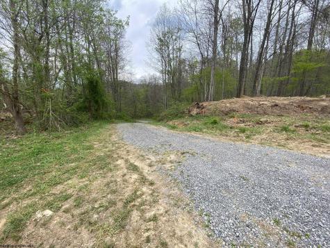 5 E Run Circle Four States WV 26572