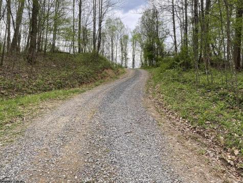 5 E Run Circle Four States WV 26572