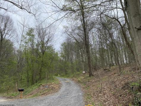 5 E Run Circle Four States WV 26572