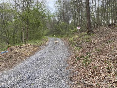 5 E Run Circle Four States WV 26572