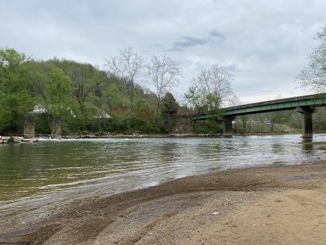 5 E Run Circle Four States WV 26572