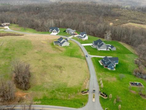 15 Belgian Lane Morgantown WV 26508