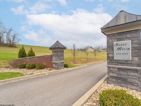 15 Belgian Lane Morgantown WV 26508