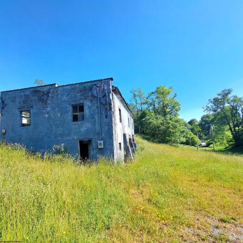 140 Locust Avenue Masontown WV 26542