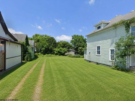 302 Cove Court Clarksburg WV 26301