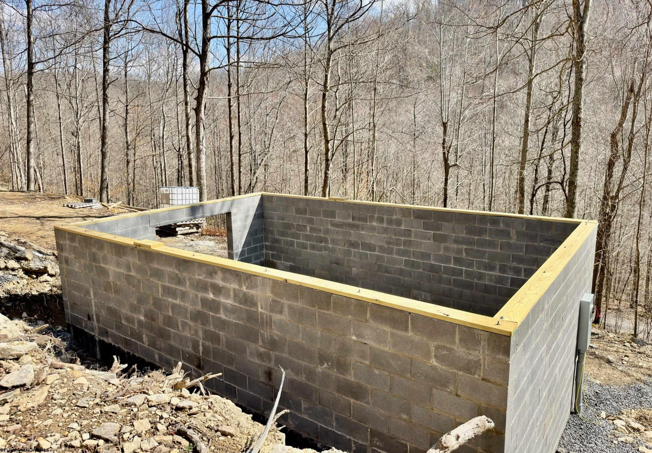 10 Brooklyn Way Moatsville WV 26405