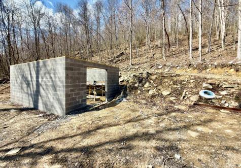 10 Brooklyn Way Moatsville WV 26405