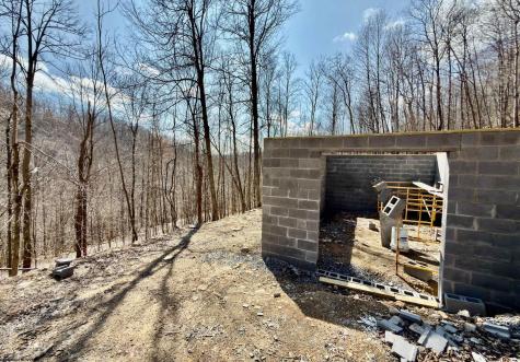 10 Brooklyn Way Moatsville WV 26405