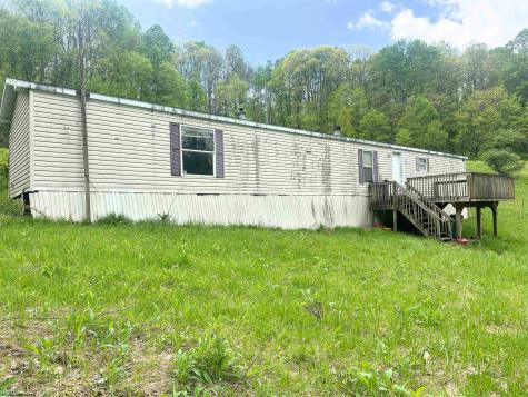 3003 Pell Road Kingwood WV 26537