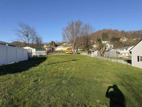 8117 Southern Avenue Stonewood WV 26301