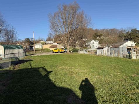 8117 Southern Avenue Stonewood WV 26301