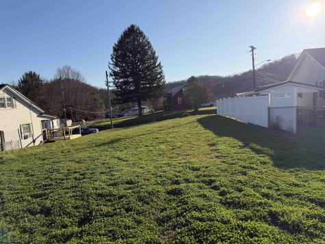 8117 Southern Avenue Stonewood WV 26301