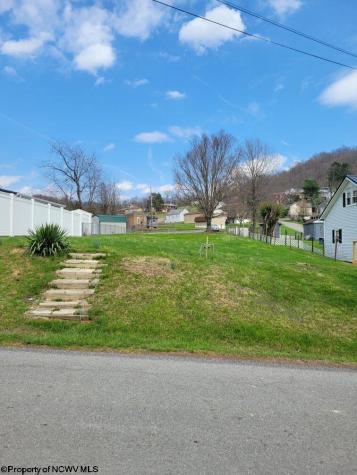 8117 Southern Avenue Stonewood WV 26301