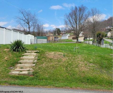 8117 Southern Avenue Stonewood WV 26301