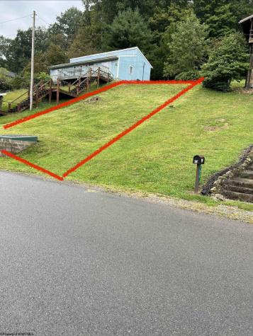 65 Lake Floyd Circle Bristol WV 26426