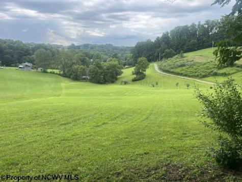 139 Vineyard Lane Fairmont WV 26554