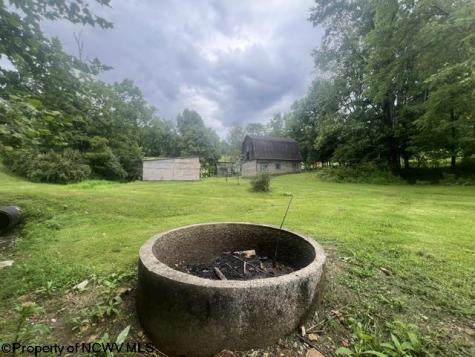 139 Vineyard Lane Fairmont WV 26554