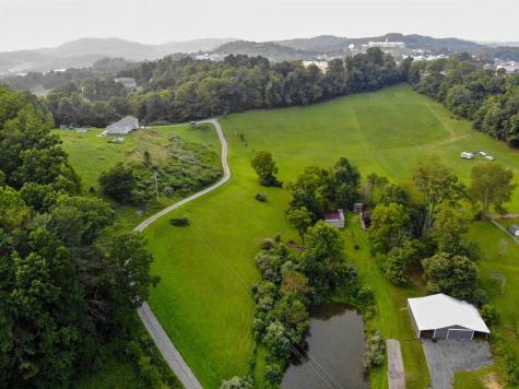 139 Vineyard Lane Fairmont WV 26554