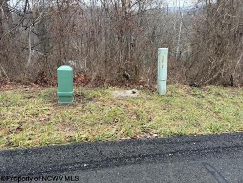 28 South Point Circle Morgantown WV 26508