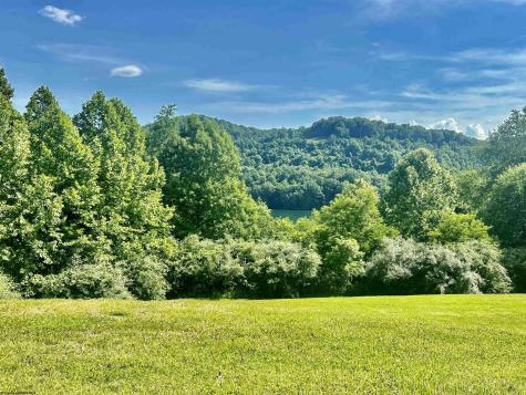 570 Lakeview Drive Horner WV 26372