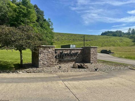 570 Lakeview Drive Horner WV 26372