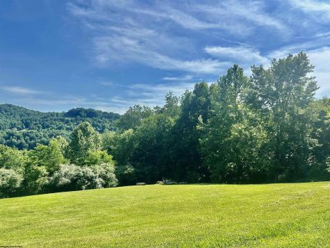 570 Lakeview Drive Horner WV 26372