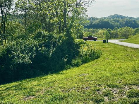 570 Lakeview Drive Horner WV 26372